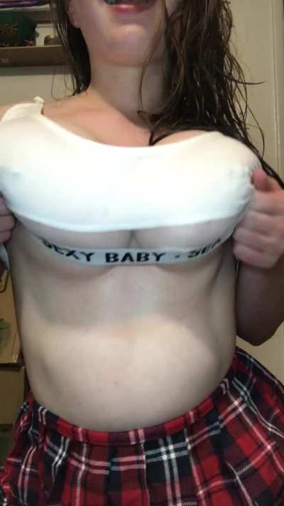 I’m a little drunk and oh so horny (OC)