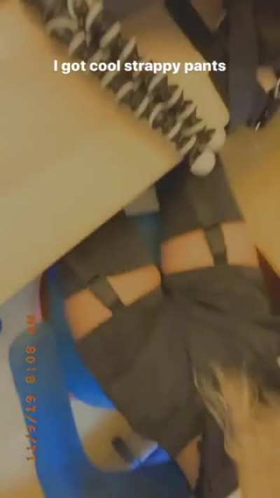 Valkyrae's thighs