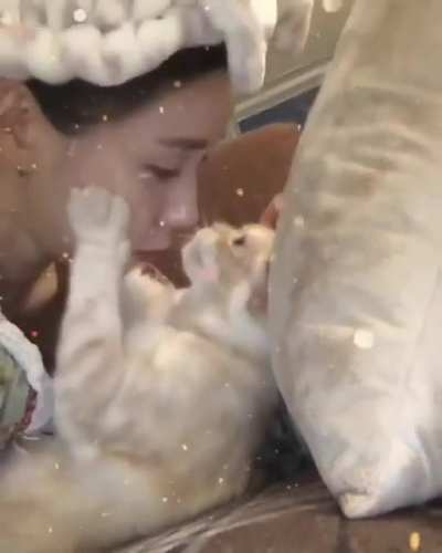 Awesome kiss 😘