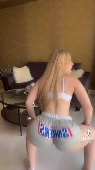 @vanessitaviral