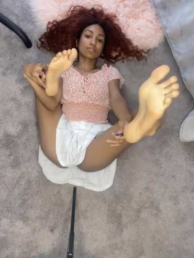 Do my soles look good from up there? 😉