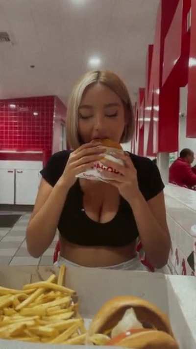 Nika Higashionna
