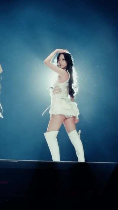 251011 Mina — Ethereal moment in Singapore (THIS IS FOR World Tour)