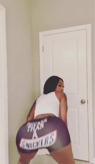 SNICKERS JANIA🍫
