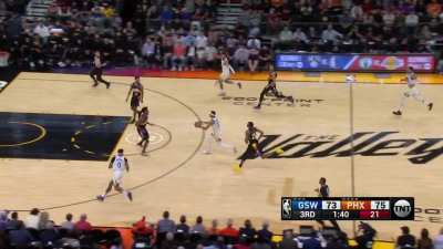 [Highlight] Gary Payton II soars and slams to tie the game late in the third quarter