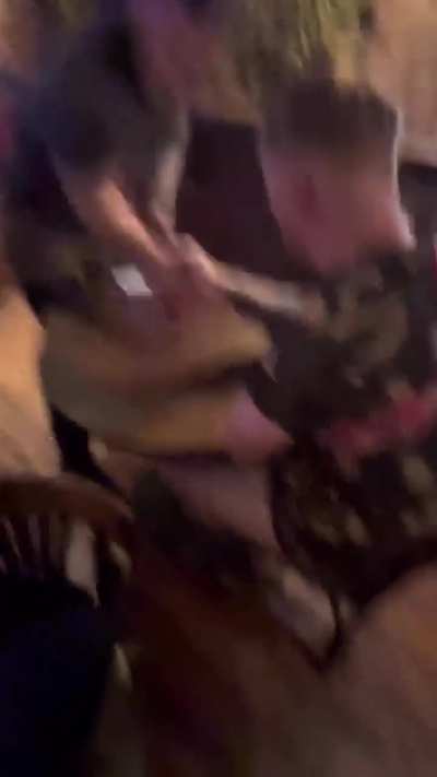 [LFO] guy breaks arm in arm wrestling match