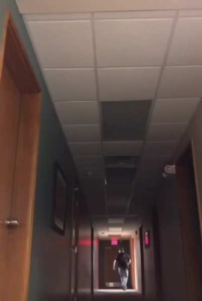 This kid scared his dad way better than any horror movie !!!