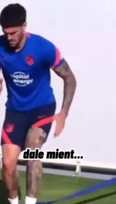 Se la paso a Messi