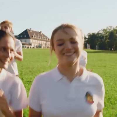 „Best of“ von Episode 6 und 7 von Gestern waren wir noch Kinder mit Julia Beautx… die Serie ist damit für mich „abgegrast“…