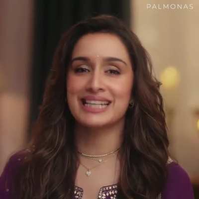 in a 'Palmonas' ad