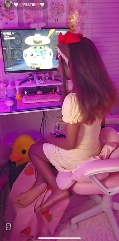 Soft streamer soles