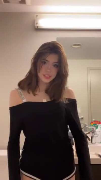 Jiggly butt 🍑