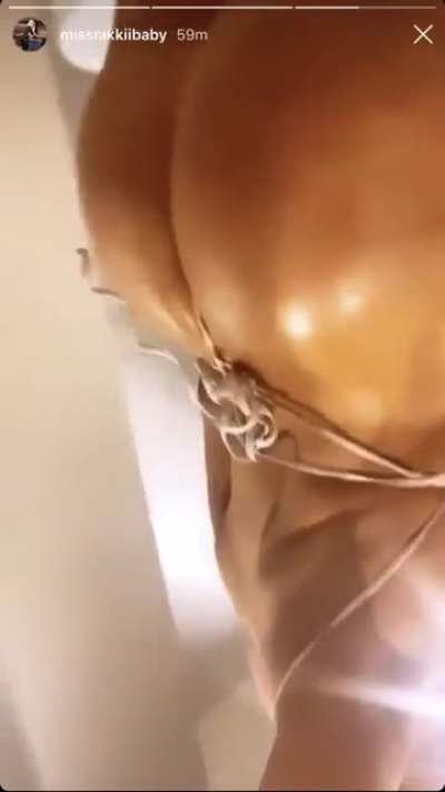 Holy shit her body 😍💦