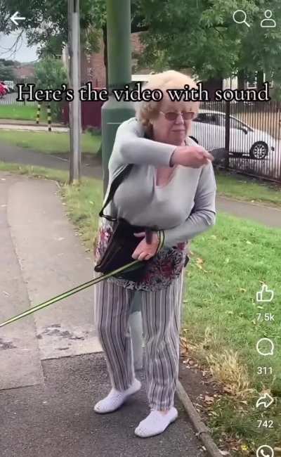 Granny pulls out Stanley knife in Birmingham UK