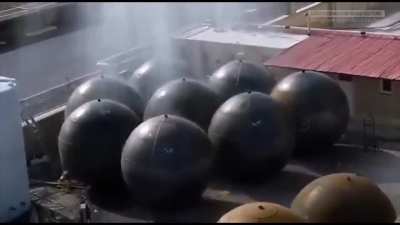 balls 😍😍
