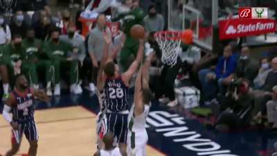 [Highlight] Move out of the way Alton Lister! Giannis is now the Bucks all-time blocks leader!