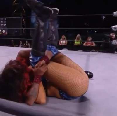 Taynara Conti