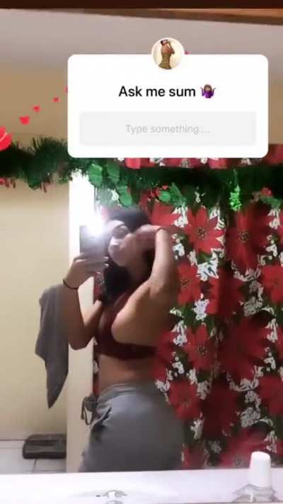 Ashley - side boob