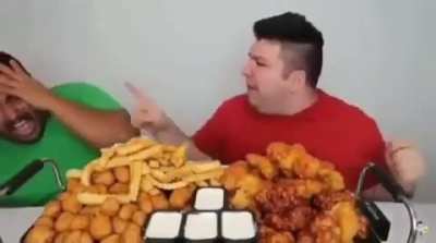 DON,T CALL ME FAT! I AM SKINNY don’t CALL ME... AAAAAHAHAHAHAH