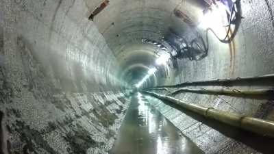 The series of shockwaves from this explosion in a tunnel