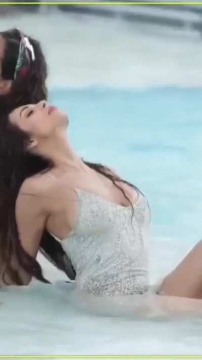 Malaika Arora Bikini Photoshoot 🔥