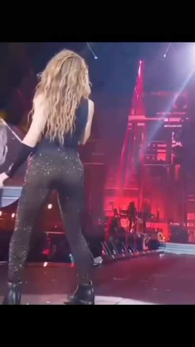 Shakira 🍑❤️