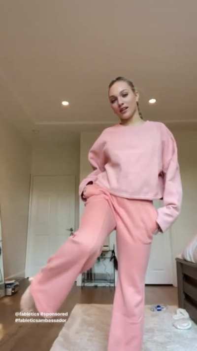 Fabletics Babe (all stories)
