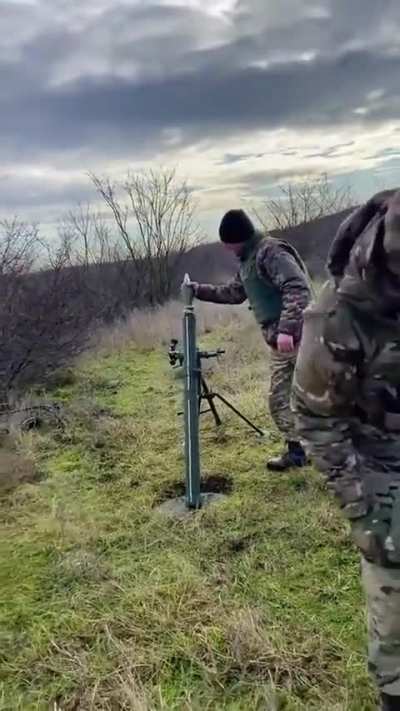 Ukrainians fire at Russian positions with 82mm mortar, Serbian M68P1 projectiles (11/2023)
