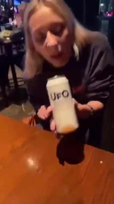 👥