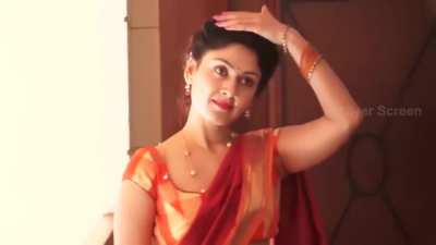 Manjari padnis who want to fuck her so hard and cum all over her back
