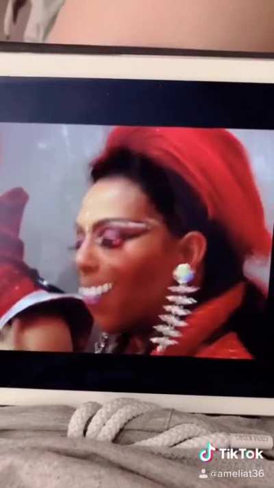 Shangela vs mimi but happy 😃