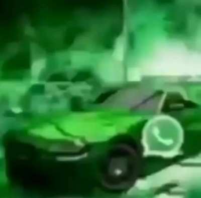 El auto de whatsapp