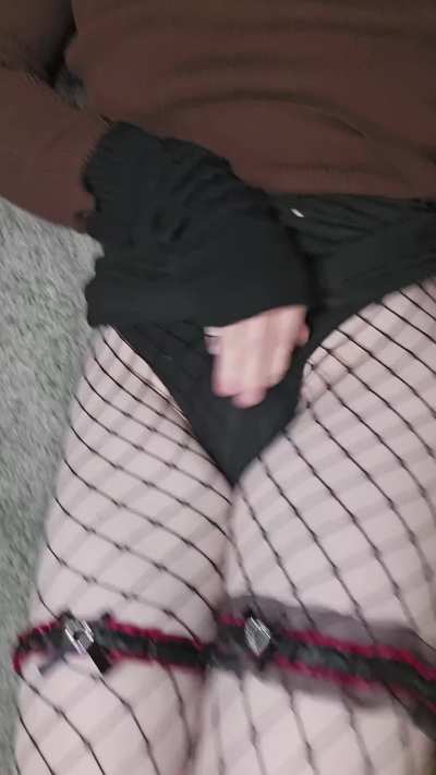 puppy loves rubbing himself through his panties :3