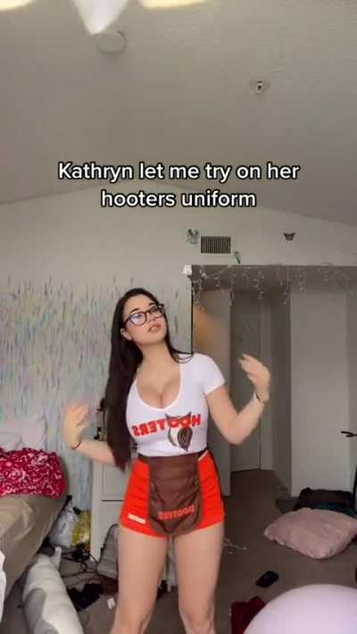 Hooters Tiktok 😵‍💫
