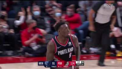 [Highlight] Nassir throws it down in transition then Dennis Smith Jr. lobs it up to Greg Brown and he punishes the rim