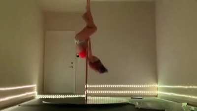 Pole dancing Shida
