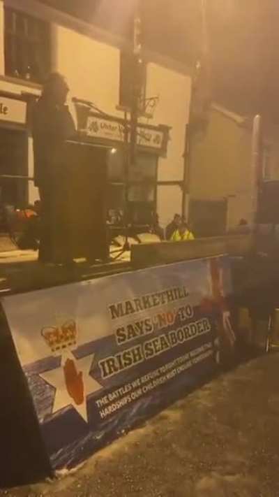 Sammy Wilson laughed at and called traitor while begging loyalists to allow him to speak