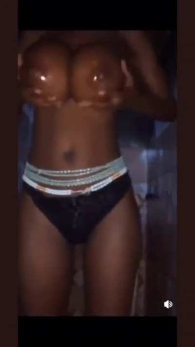 👀