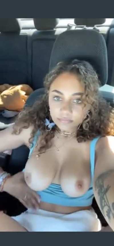 Put selling her Dropbox for 7$ hmu