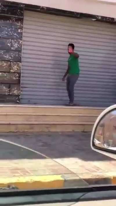 This man is very skilled in throwing flip flops