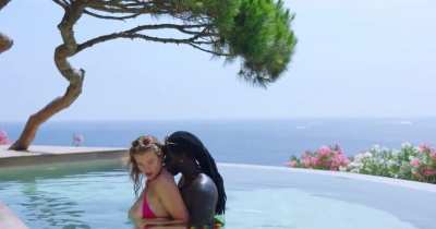 Kissing and cuddling in the pool❤<wbr>️‍🔥