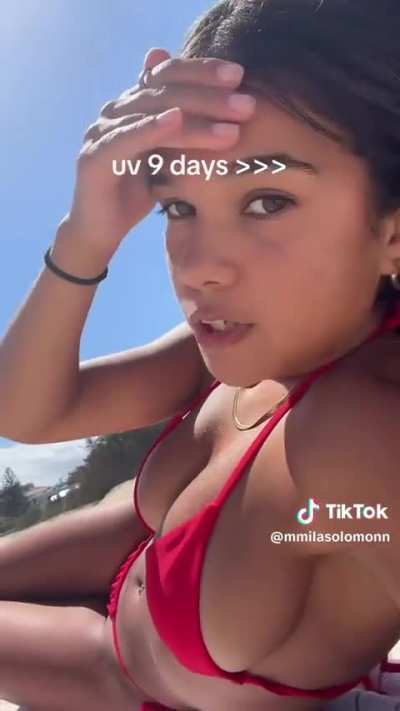 Busty bikini college girl. Oz tits 2/2
