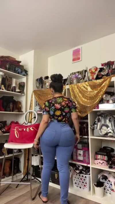 Madura curvy