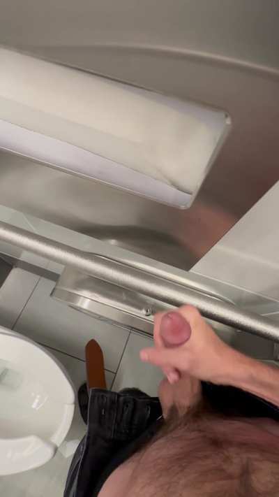 (37) Airport Tag