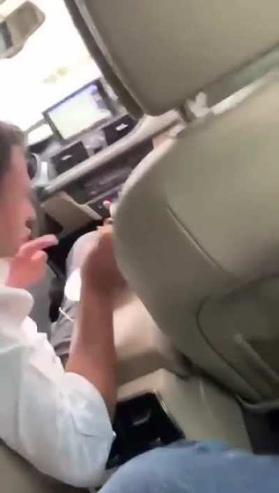 Kürşat Ayvatoğlu isimli AKP Çocuğu lüks aracında bol vergili kokain çekerken.