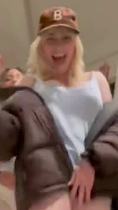 Billie's massive tits bouncing
