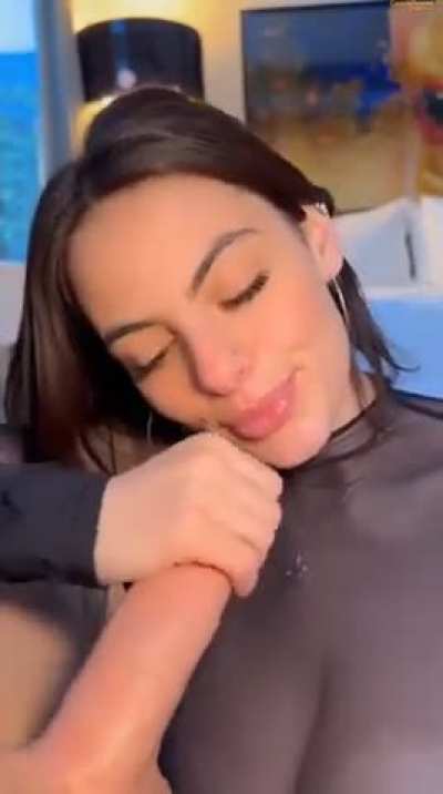 Mommy Blowjob POV