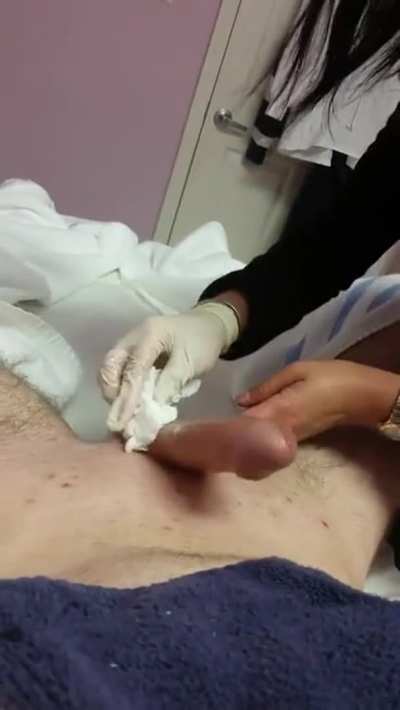 Asian waxing finishes with handjob