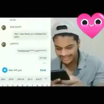Shitposting member try to typing to them girlfriend