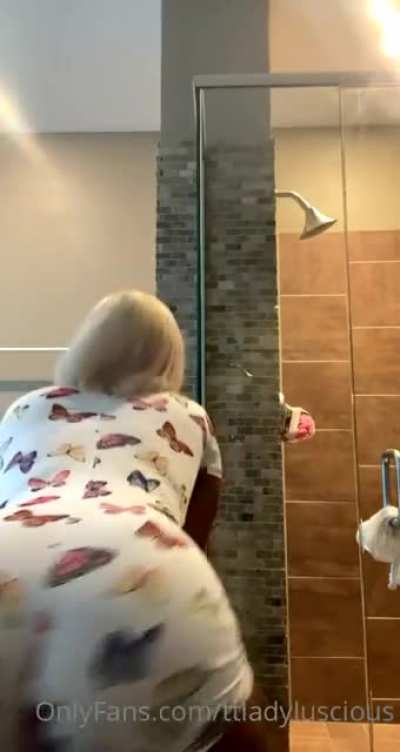 Ima stop buying her videos until she gets off this bullshit
